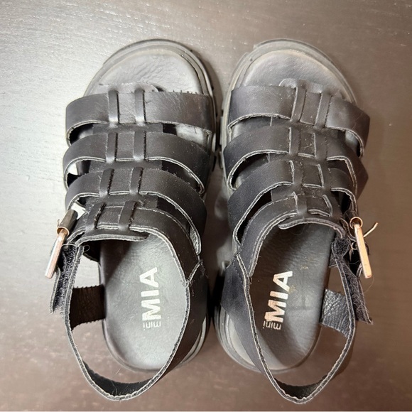 MIA Kids Black Buckle Sandals - Picture 2 of 4